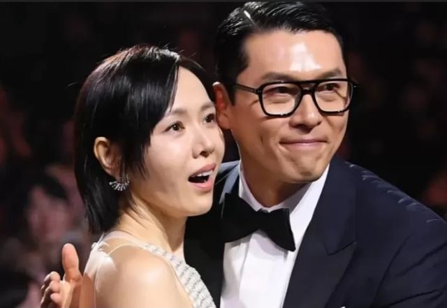 Pasangan Hyun Bin Menang Blue Dragon Awards